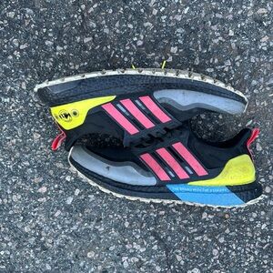 Adidas Black and Pink Retro Sneakers with Bold Color Blocking